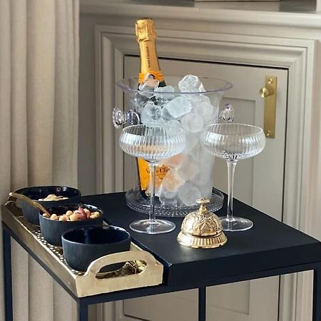 Luxury Georgian Apartment - 5 Minute Walk To Spa Бат Экстерьер фото