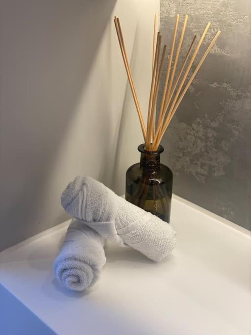 Luxury Georgian Apartment - 5 Minute Walk To Spa Бат Экстерьер фото