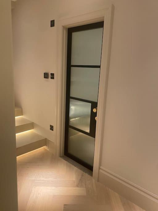 Luxury Georgian Apartment - 5 Minute Walk To Spa Бат Экстерьер фото