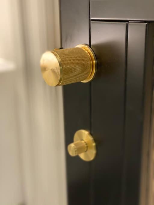 Luxury Georgian Apartment - 5 Minute Walk To Spa Бат Экстерьер фото