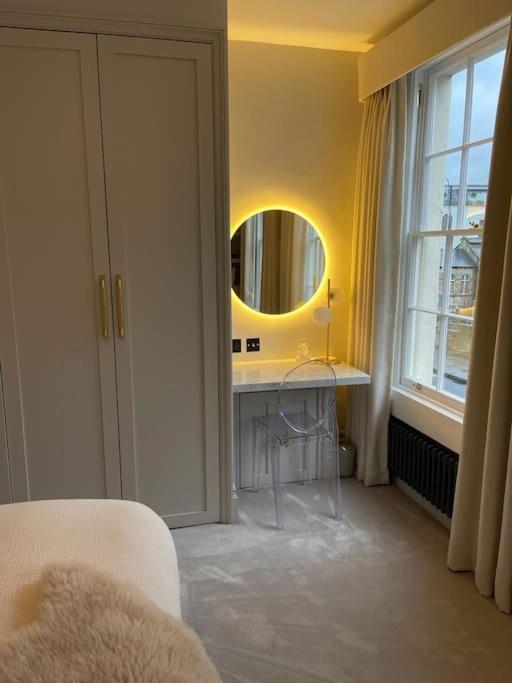 Luxury Georgian Apartment - 5 Minute Walk To Spa Бат Экстерьер фото