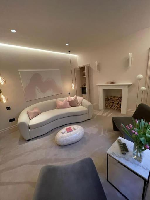 Luxury Georgian Apartment - 5 Minute Walk To Spa Бат Экстерьер фото
